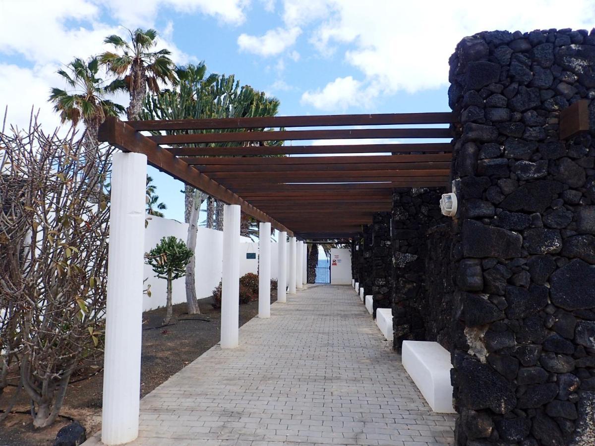 Apartamento En Playa Roca Primer Linea De Mar Costa Teguise Exterior foto